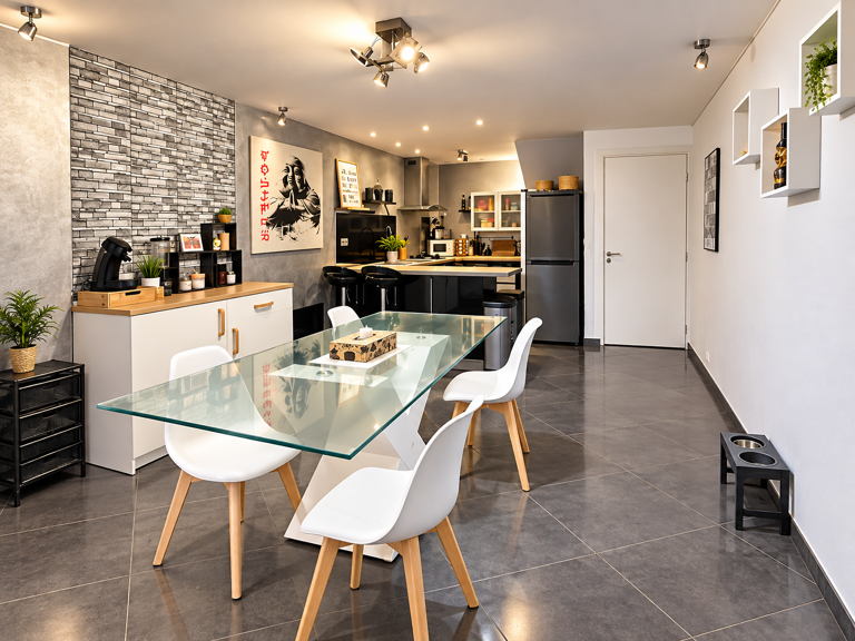 PIGNANS ECLUSIVITE Maison de village T4 avec caves, petit extérieur et balcon — photo 1