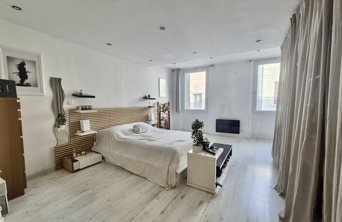 PIGNANS ECLUSIVITE Maison de village T4 avec caves, petit extérieur et balcon — photo 4
