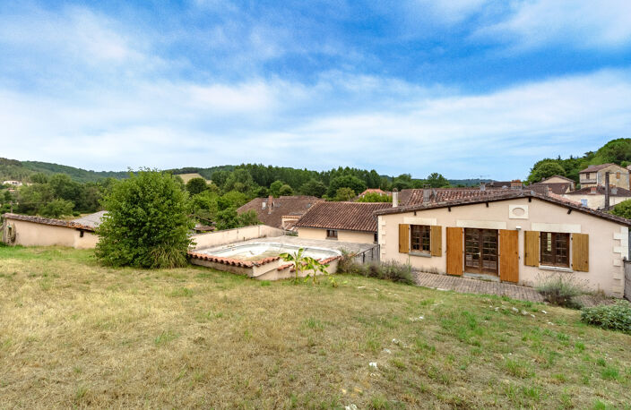 Propriété avec maison, piscine et ancien restaurant — photo 2