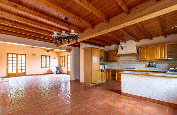 Propriété avec maison, piscine et ancien restaurant — photo 4