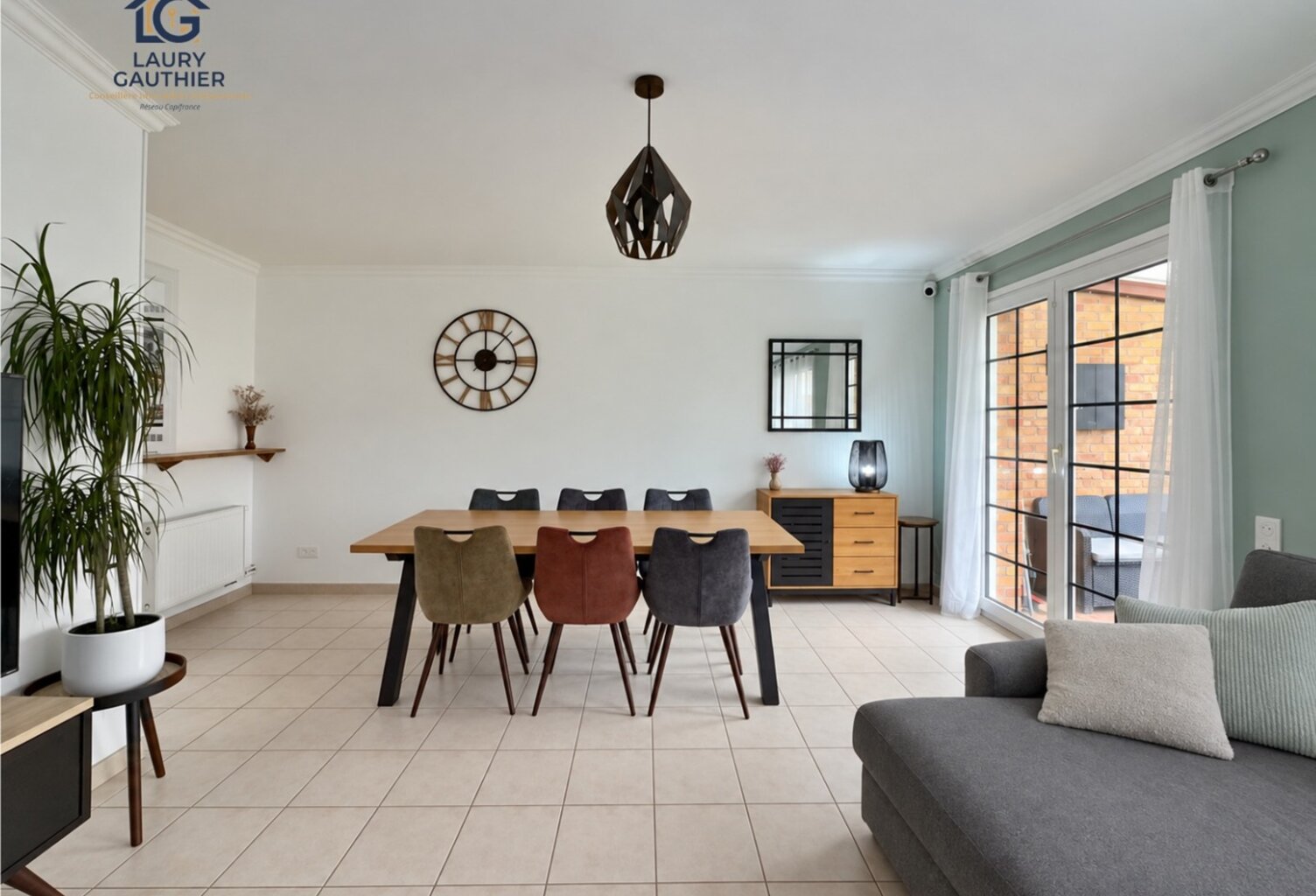 HOUPLINES BOURG — Maison rénovée avec 3 chambres, jardin exposé sud et garage — photo 1