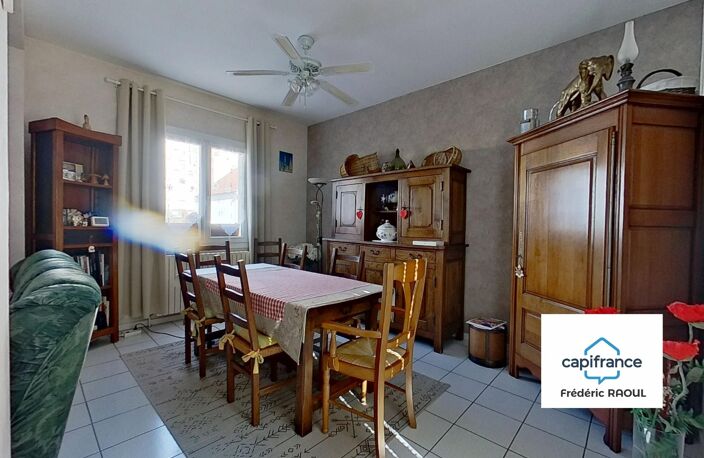 Le charme des années 30, des volumes pratiques et toutes les commodités à proximité — photo 3