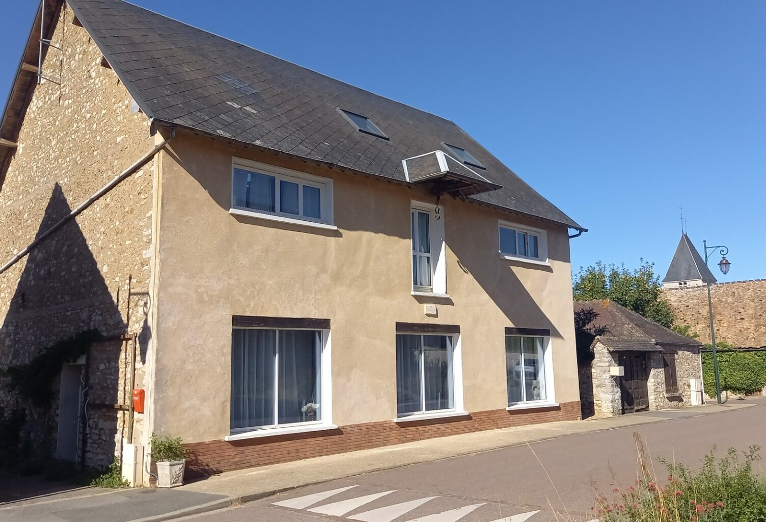 Maison à vendre 6 pièces et dépendance - 27120 — photo 1