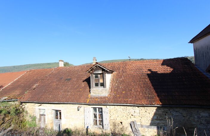 SAINT VICTOR SUR OUCHE (21) Maison à vendre P5 de 129,60 m² + 2 granges à rénover + terrain de 1745 m² — photo 4