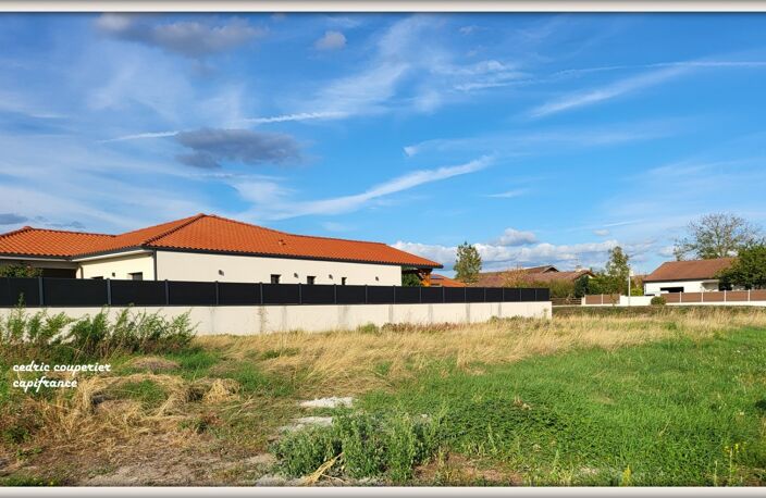Terrain constructible LEZOUX (63) — photo 2