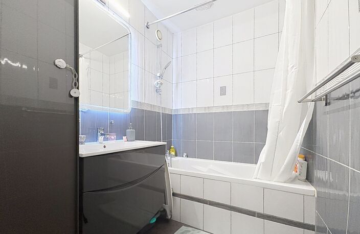 Appartement à vendre 3 pièces ANNEMASSE (74) — photo 4