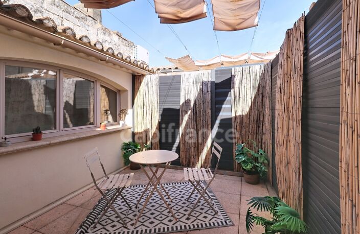 GARD (30) AIGUES−MORTES (30220) intra-muros à vendre appartement T4 ~40 m2, 1 chambres et terrasse — photo 2