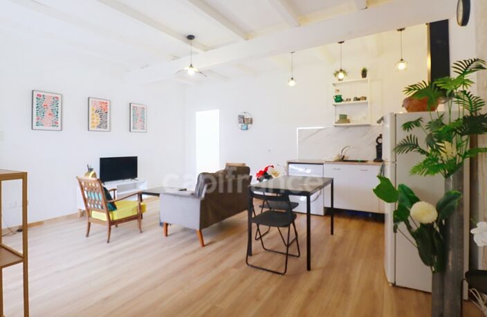 GARD (30) AIGUES−MORTES (30220) intra-muros à vendre appartement T4 ~40 m2, 1 chambres et terrasse — photo 5