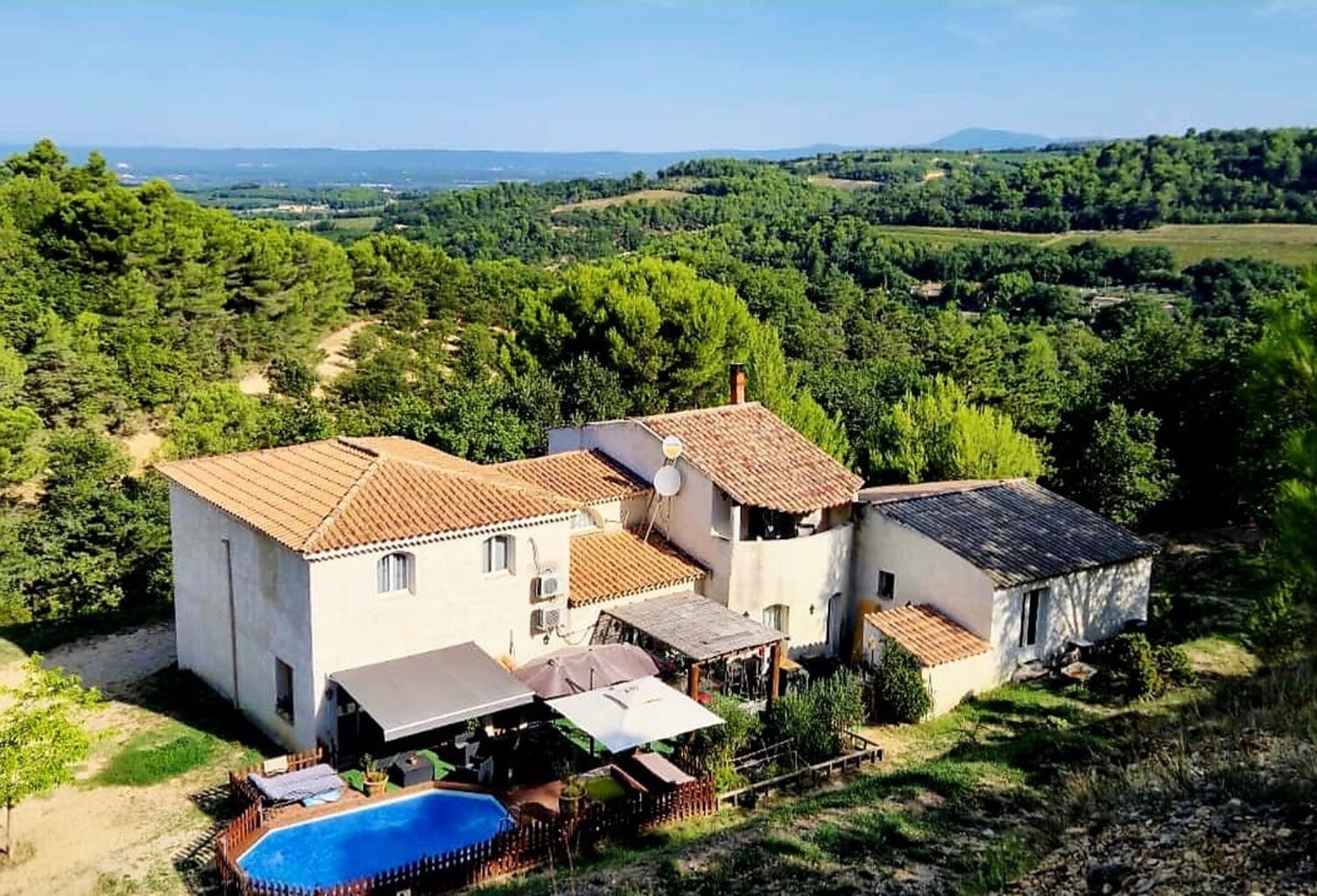 VISAN – PROPRIÉTÉ DE CARACTÈRE – 275 M² + APPARTEMENT INDÉPENDANT – 2,6 HA – PISCINE – VUE EXCEPTIONNELLE — photo 1