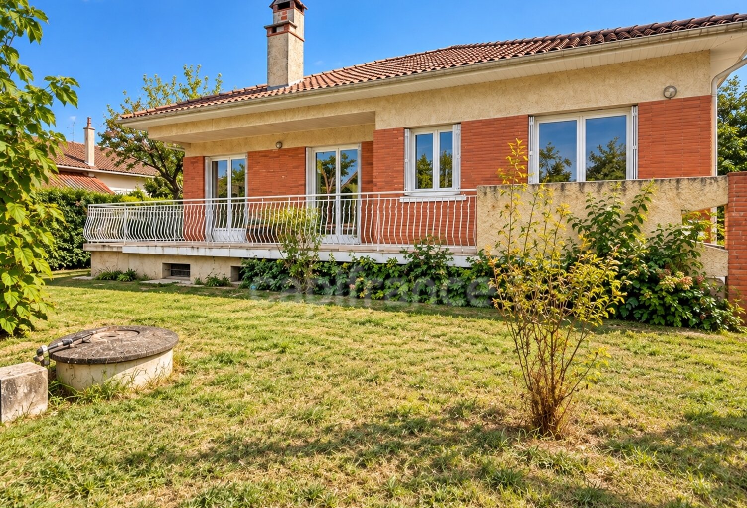 PINS-JUSTARET – Maison familiale 126 m² – 4 chambres – sous-sol 170 m² – terrain 1 125 m² — photo 1