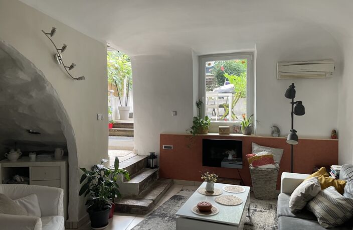 Dpt Ardèche (07), à vendre ROCHEMAURE T3 duplex en rez de jardin — photo 2