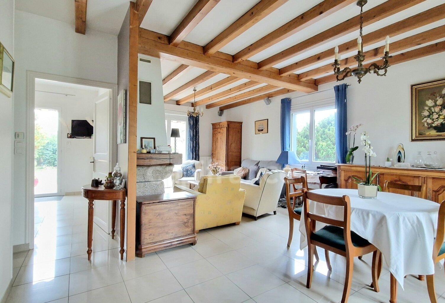 BRESSUIRE - MAISON DE PLAIN-PIED de 100m2 sur sous-sol — photo 1