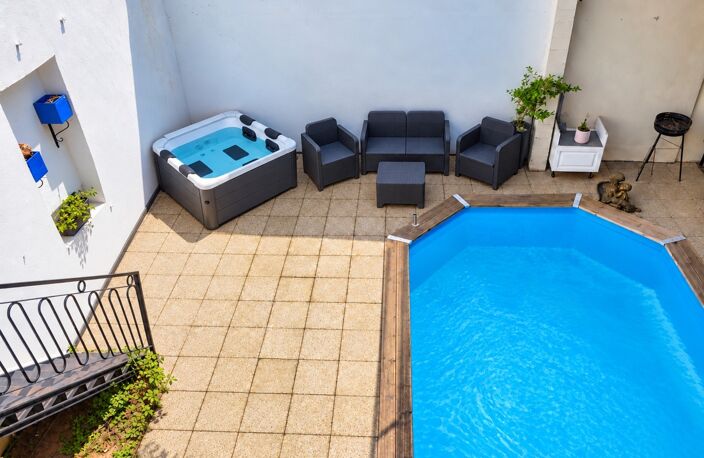 Fleurance, Maison de ville à vendre de 155 M2, cinq chambres, piscine — photo 2