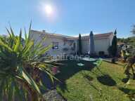 Thénac : maison de plain-pied en L, DPE A, clé en main, avec piscine et terrasse couverte de 30 m² — photo 2