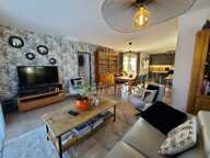 Thénac : maison de plain-pied en L, DPE A, clé en main, avec piscine et terrasse couverte de 30 m² — photo 4