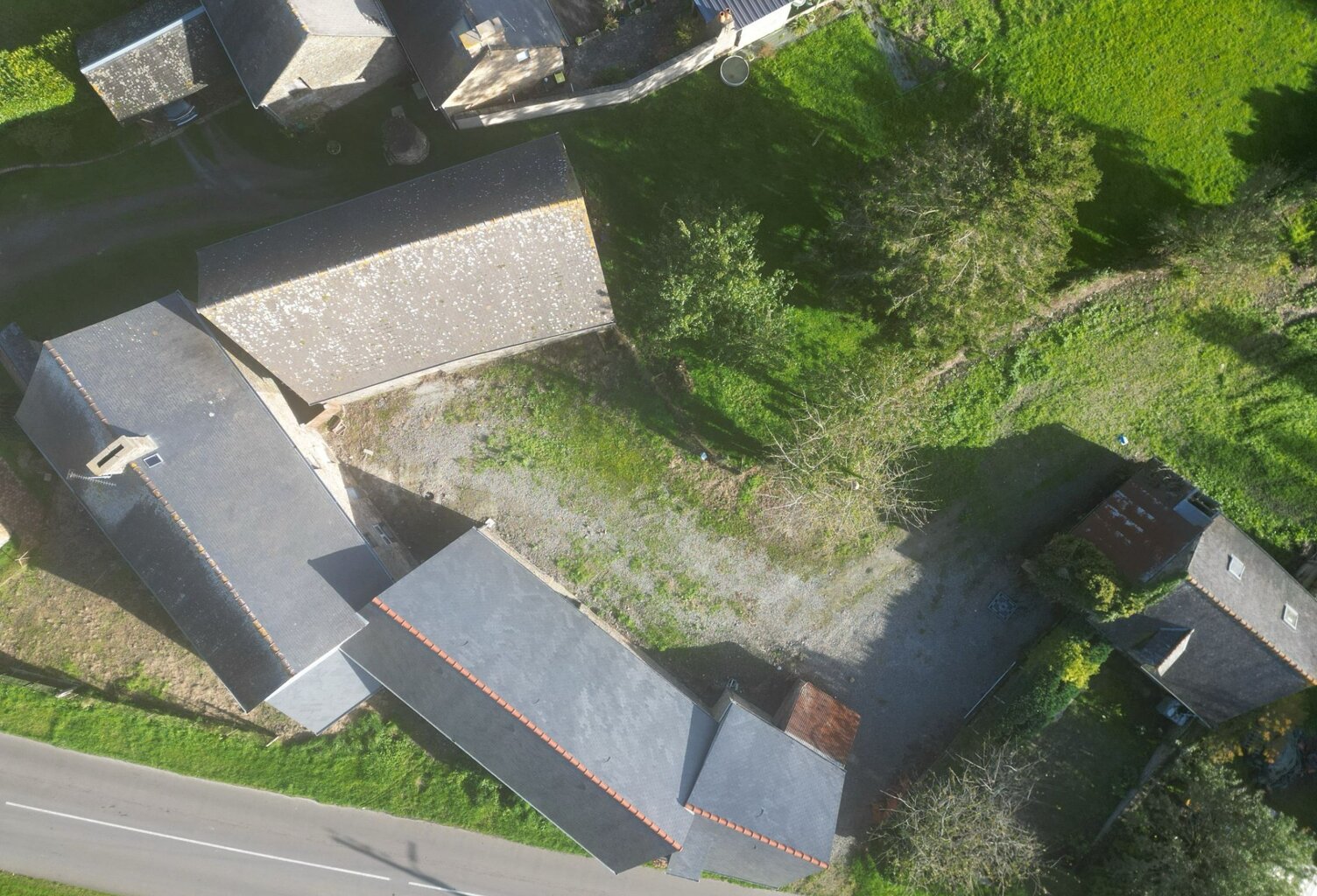 Dpt (35), à vendre ensemble immobilier à rénover - Baie du Mont Saint Michel - Saint Georges de Gréhaigne — photo 1