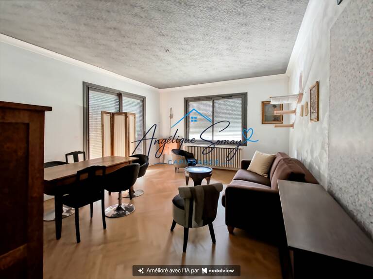 Maison avec jardin arboré, mezzanine et grand garage.VAULX EN VELIN — photo 1