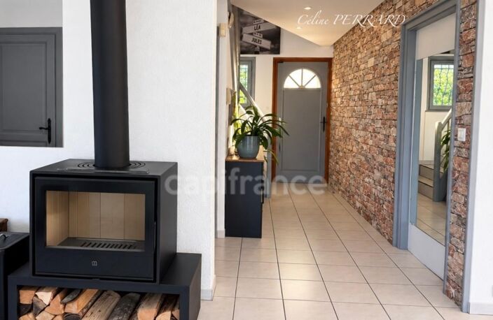 Maison SCIEZ (74), Maison 4 chambres avec piscine et vue lac -DPE D, sous-sol, double garage, terrain, calme. Un cadre de vie très agréable ! — photo 5