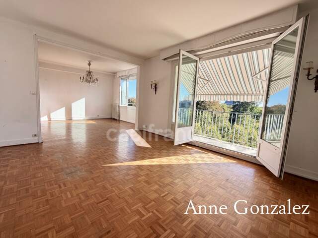 ORleANS COEUR DE VILLE, à vendre bel appartement T5 de 124 m2 vue Cathédrale et parc Pasteur avec balcon, cave et place de parling sécurisé — photo du bien