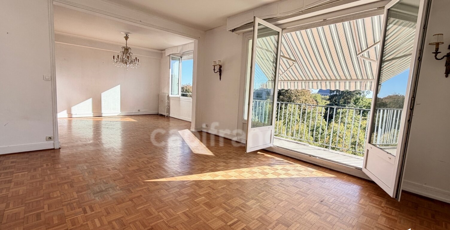 ORleANS COEUR DE VILLE, à vendre bel appartement T5 de 124 m2 vue Cathédrale et parc Pasteur avec balcon, cave et place de parling sécurisé — photo 1