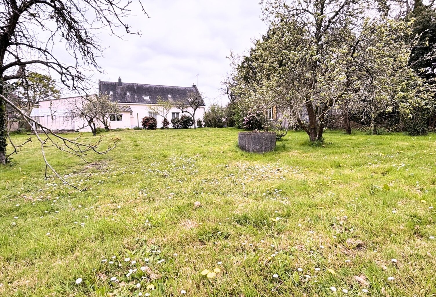 Maison 208m² - 6 Chambres - DEPENDANCES - TERRAIN 2100m² — photo 1
