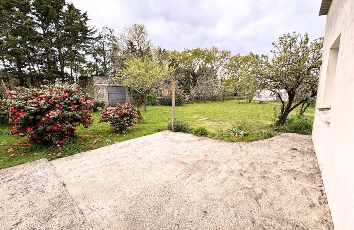 Maison 208m² - 6 Chambres - DEPENDANCES - TERRAIN 2100m² — photo 3