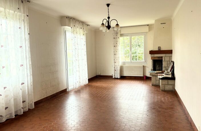 Maison 208m² - 6 Chambres - DEPENDANCES - TERRAIN 2100m² — photo 4