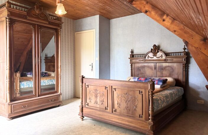 Maison 208m² - 6 Chambres - DEPENDANCES - TERRAIN 2100m² — photo 5