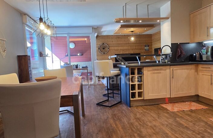 À VENDRE – MAGNIFIQUE APPARTEMENT RÉNOVÉ À MAGLAND (74300) — photo 2