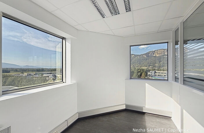 BUREAUX À LOUER – 53 m² – TOUR EUROPA – SAINT-PIERRE-EN-FAUCIGNY — photo 3