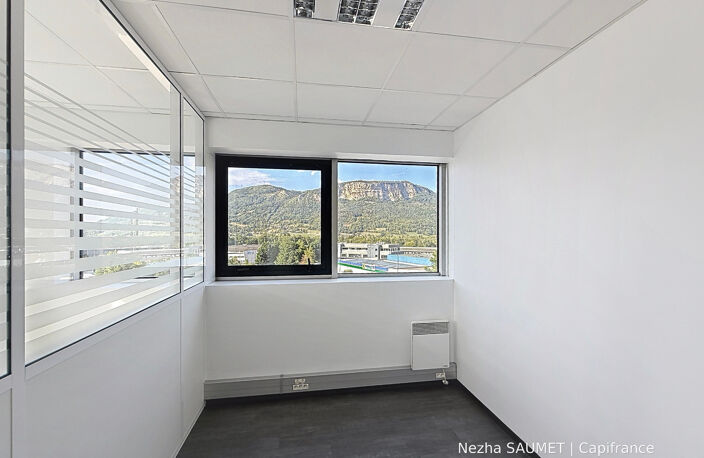 BUREAUX À LOUER – 53 m² – TOUR EUROPA – SAINT-PIERRE-EN-FAUCIGNY — photo 4