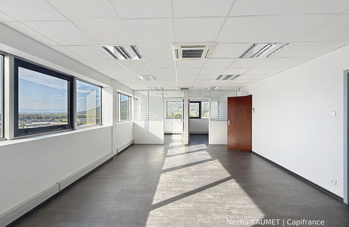 BUREAUX À LOUER – 53 m² – TOUR EUROPA – SAINT-PIERRE-EN-FAUCIGNY — photo 5