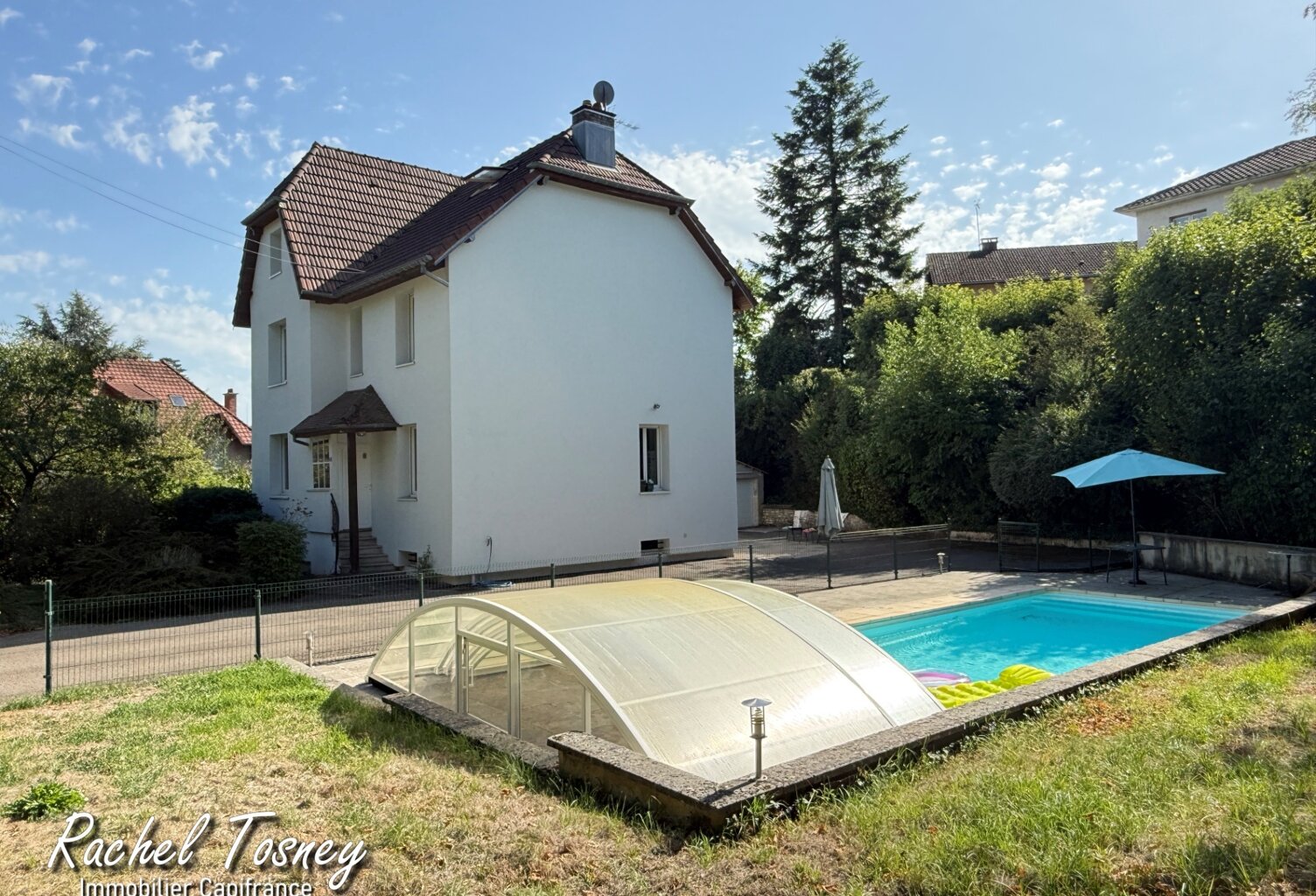 MAISON FAMILIALE T7 – 5 CHAMBRES, PISCINE ET GRANDS GARAGES – AU CALME, PROCHE A36 — photo 1