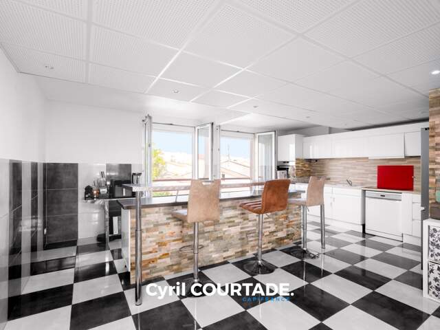 Montpellier, Dpt Hérault (34), Appartement de 118 m² traversant - Terrasse et garage fermé — photo du bien