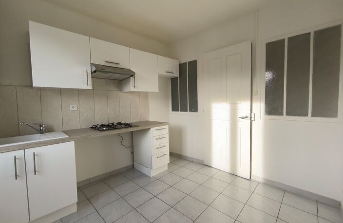 Appartement à louer 2 pièces RIVE DE GIER (42) — photo 2