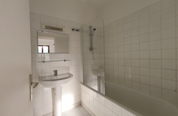 Appartement à louer 2 pièces RIVE DE GIER (42) — photo 3