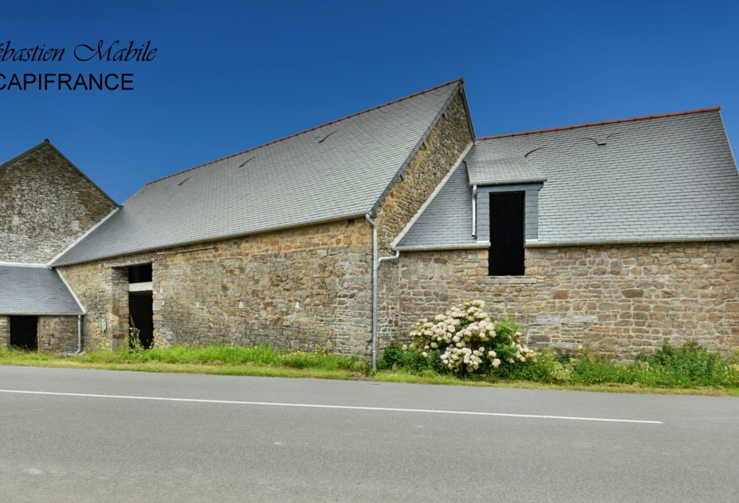Dpt (35), à vendre propriété à rénover - Baie du Mont Saint Michel - Saint Georges de Gréhaigne — photo 1