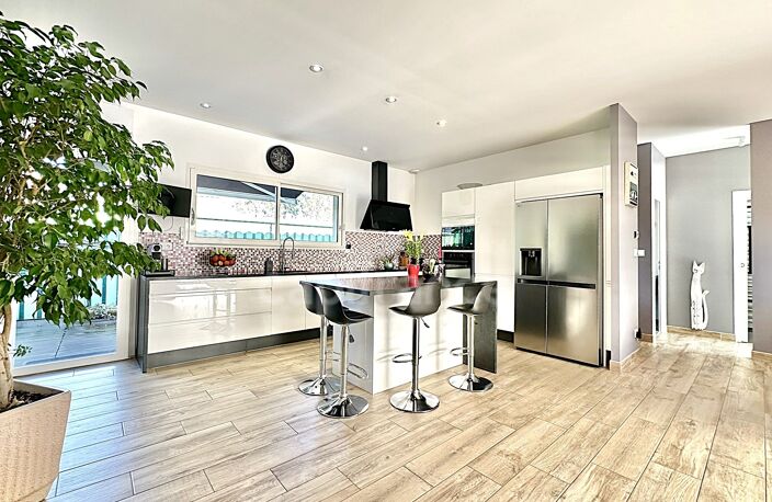 AUDENGE (33) Maison PLAIN-PIED- centre ville-Calme-112m2-3ch-double garage -terrain 560m² — photo 2