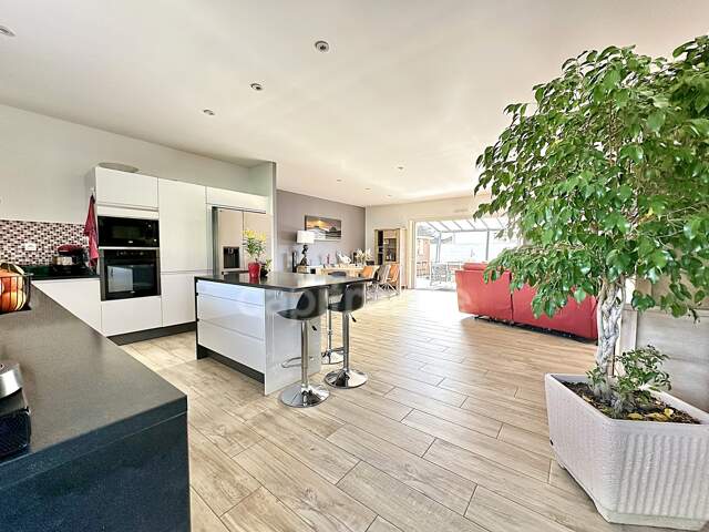AUDENGE (33) Maison PLAIN-PIED- centre ville-Calme-112m2-3ch-double garage -terrain 560m² — photo du bien