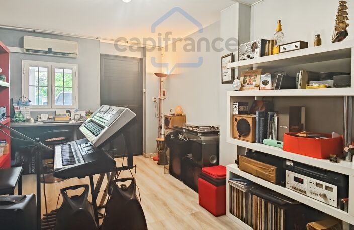 La Possession- PICHETTE- Maison F5 115 m²,piscine, grande varangue et 3 stationnements — photo 4