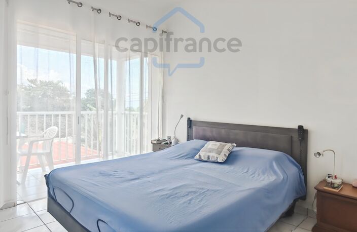 La Possession- PICHETTE- Maison F5 115 m²,piscine, grande varangue et 3 stationnements — photo 5