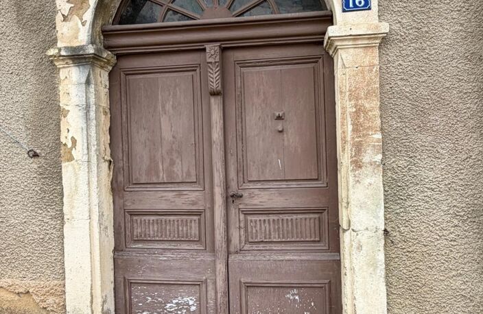 AIGNAN (32): BEL ENSEMBLE IMMOBILIER de caractere  A RENOVER 300m2 + local AVEC vitrine, jardin clos 360M2 , ideal investisseur, brocante, artiste, familles — photo 2