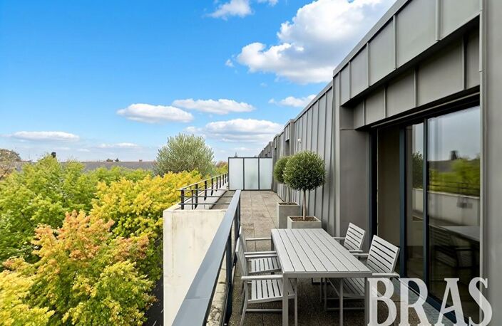 T2 en dernier étage avec belle terrasse — photo 2