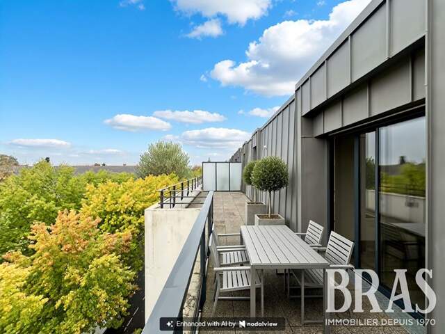 BD JULES VERNE - T2 en dernier étage avec belle terrasse — photo du bien