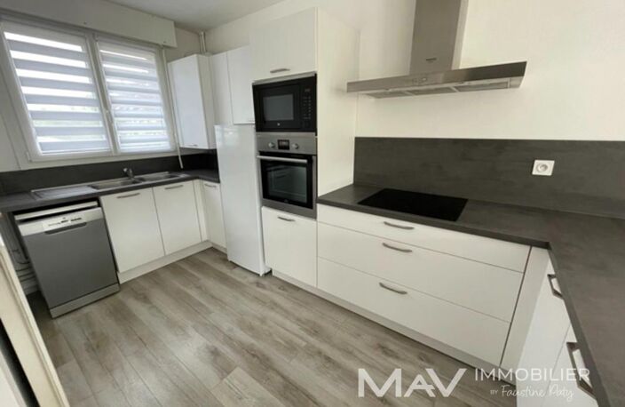 ARQUES - MAISON LUMINEUSE 3 CHAMBRES AVEC UN GARAGE ET UN JARDIN — photo 4