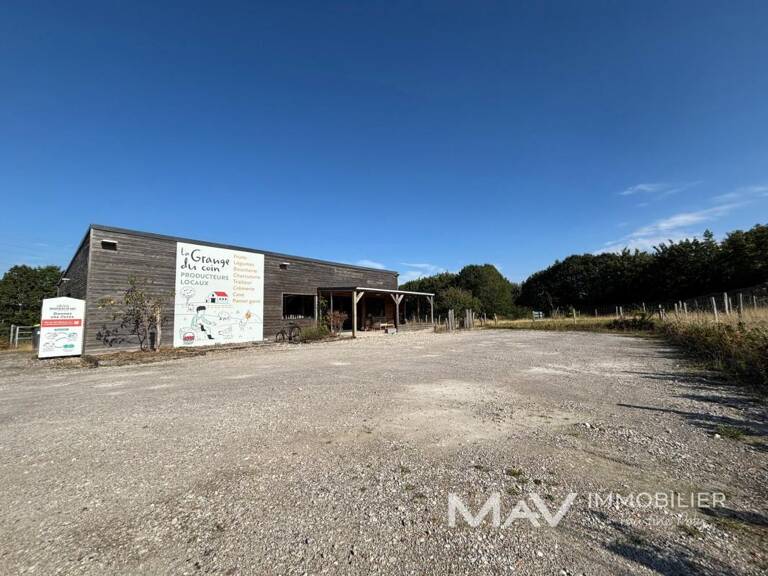 LONGUENESSE – LOCAL COMMERCIAL SUR AXE PASSANT AVEC PARKING — photo 1