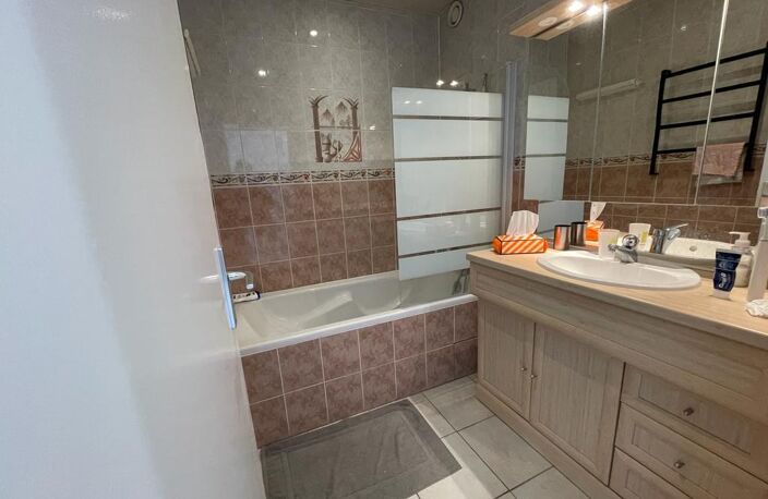 Chambre spacieuse dans un duplex idéalement situé — photo 3