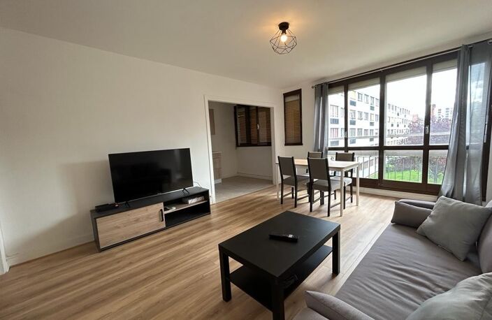 Secteur Citadelle, chambre meublée dans colocation rénovée — photo 3