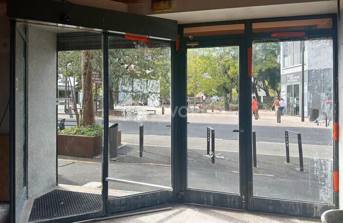 Local commercial — photo 2