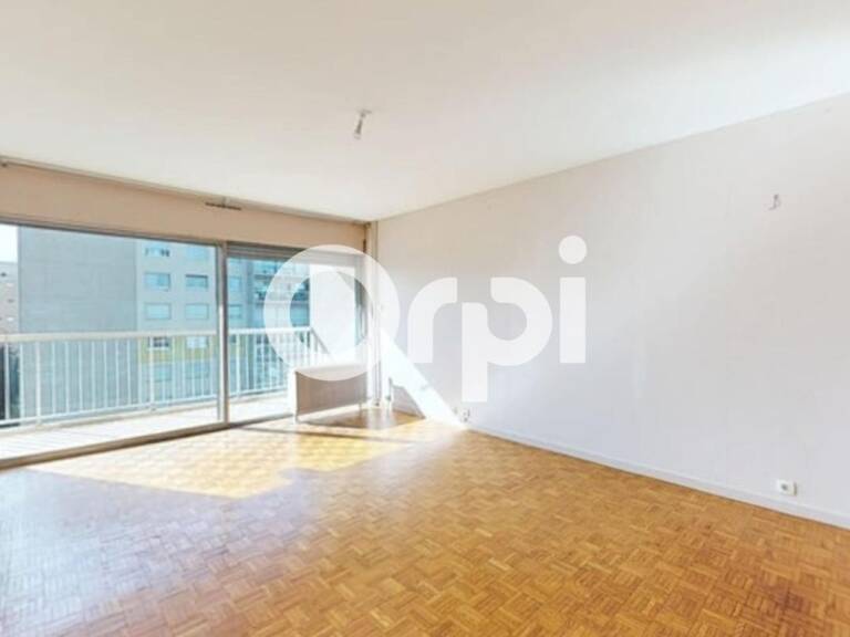 BRON – T3 73,5 m² – ÉTAGE ÉLEVÉ – BALCON – VUE DÉGAGÉE – PARKING — photo 1